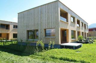 Reihenhaus kaufen in 6800 Feldkirch, Feldkirch Gisingen Guldenäcker - Vollholz Reihenhaus mit 5 Zimmer, Garten und Carport, Top Lage, kurzfristig beziehbar