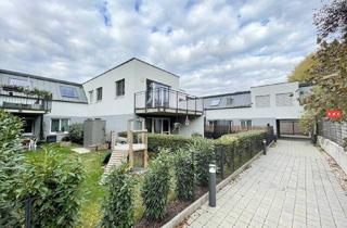 Wohnung kaufen in Siegesplatz, 1220 Wien, Sonniges 3 Zimmer Neubau-Dachgeschoss-Eigentum mit Terrasse, 2 Garagen & Grünblick in schöner Ruhelage