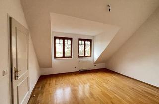 Wohnung kaufen in Hofwiesengasse, 1130 Wien, Charmante Dachgeschoss-Wohnung: Kompakte Wohnung mit großem Flair