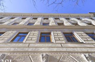 Wohnung kaufen in Kröllgasse, 1150 Wien, Sanierungsbedürftige Altbauwohnung mit bewilligtem Balkon in gepflegter Jahrhundertwende Liegenschaft beim Meiselmarkt