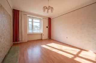Wohnung kaufen in Braunhubergasse, 1110 Wien, ++NEU++ Ruhige 2-Zimmer Altbau-Wohnung mit getrennter Küche, viel Potenzial!