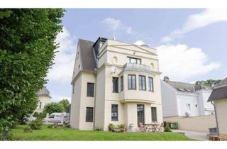 Villen zu kaufen in 3100 Sankt Pölten, Erfolgreich investieren: Villa mit 3 Wohneinheiten in St. Pölten plus 1964 m² Bauland