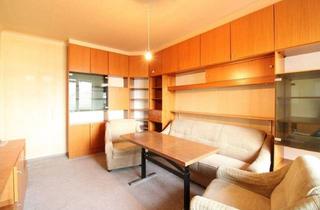 Wohnung kaufen in 2320 Schwechat, Greifen Sie zu! Renovierungsbedürftige 2-Zimmer-Wohnung mit Loggia in Schwechat