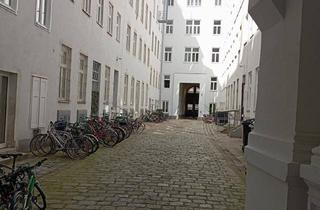Wohnung kaufen in Lichtenauergasse, 1020 Wien, Schöne gepflegte Altbauwohnung in historische Gebäude ganz zentral