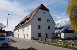 Wohnung kaufen in 6060 Hall in Tirol, Gemütliche, helle 3-Zimmerwohnung in wunderschön renoviertem, historischen Gebäude