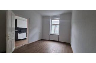 Wohnung kaufen in Hauptplatz, 8020 Graz, zentrale Altbauwohnung, neu renoviert mit Holzdielenboden und moderner Küche
