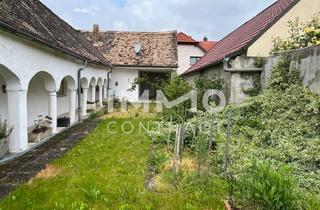 Bauernhäuser zu kaufen in 3710 Ziersdorf, Schnäppchen Arkadenbauernhaus mit Innenhofatrium und Garten in ruhiger Lage !Bedarf Renovierung!