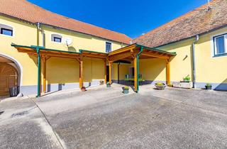 Haus kaufen in 2070 Retz, WOHNEN UND ARBEITEN UNTER EINEM DACH mit Gästehaus, Hallen und uneinsehbarem Innenhof in Obernalb!