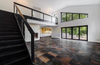 Villen zu kaufen in 2410 Hainburg an der Donau, Exklusive Architektenvilla mit Schwimmteich, Gästehaus und idyllischem Garten