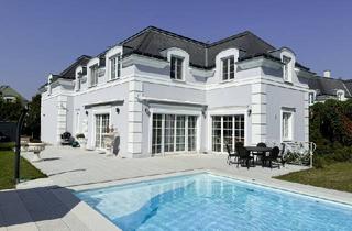 Villen zu kaufen in 2522 Oberwaltersdorf, POOL VILLA mit großem Grundstück, Whirpool & Sauna im FONTANA Golfresort!!!