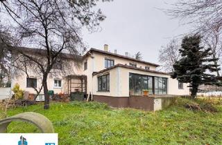 Villen zu kaufen in 2431 Klein-Neusiedl, VILLA IN GRÜNLAGE - teilrenoviert