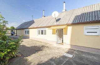 Einfamilienhaus kaufen in 2432 Schwadorf, ACHTUNG KAUFANBOT LIEGT VOR!!! Schwadorf - Nähe Wien | Kleines Häuschen auf großartigem 1428m² Grundstück | Bauträgergeeignet!