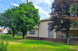 Mehrfamilienhaus kaufen in 2431 Enzersdorf an der Fischa, GROSSER EBENER GARTEN MIT TEILSANIERTEM MEHRFAMILIENHAUS