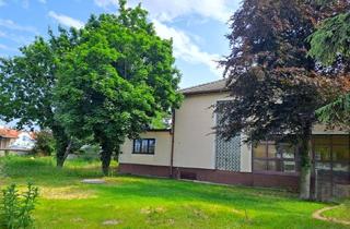 Mehrfamilienhaus kaufen in 2431 Klein-Neusiedl, GROSSER EBENER GARTEN MIT TEILSANIERTEM MEHRFAMILIENHAUS