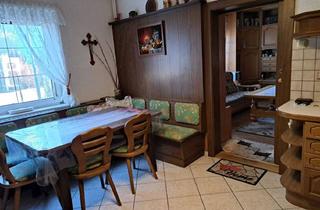 Haus kaufen in Quellenstraße 24, 2763 Neusiedl, Sanierungsbedürftiges Wohnhaus mit Garten, Garagen und ehemaligem Schlachthof