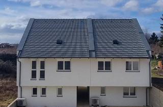 Doppelhaushälfte kaufen in 2261 Angern an der March, Ruhiges & attraktives Wohnen für Familien inkl. Garten, Terrasse, 2 Stellplätze - Ziegelmassivqualität