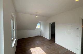 Wohnung kaufen in 4810 Gmunden, Top 2 – Gemütliche 2-Zimmer-Dachgeschosswohnung mit Blick auf den Grünberg und Traunstein