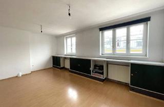 Wohnung kaufen in Währinger Straße, 1180 Wien, Sanierungsbedürftige DG-Wohnung bei der Währinger Straße/Volksoper