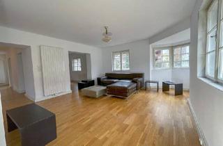 Haus kaufen in 6422 Stams, Sanierungsbedürftiges Landhaus in Stams: Teilsaniert mit 4 Balkonen, 3 Bädern und 2 Garagen!