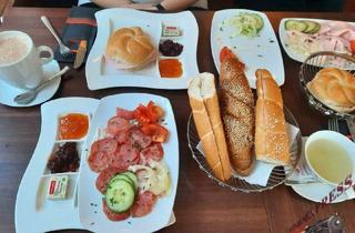 Immobilie mieten in Neubaugürtel, 1070 Wien, Modernes Kaffeehaus mit viel Laufkundschaft in Neubau - Gürtelnähe