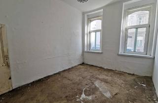 Wohnung kaufen in 1170 Wien, 1 Zimmer. Oder mit 2tem, zum Zusammenlegen und sanieren.