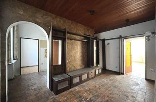 Wohnung kaufen in Nauseagasse, 1160 Wien, Sanierungsbedürftige 3-Zimmer-Altbauwohnung im 16.!