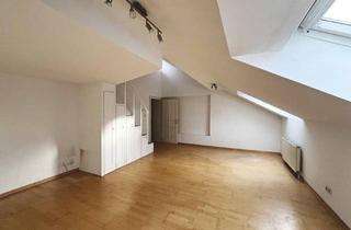 Wohnung kaufen in Salierigasse, 1180 Wien, Helle 1 Zimmer Wohnung im Dachgeschoß - Nahe Türkenschanzpark