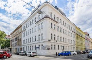 Wohnung kaufen in Akkonplatz, 1150 Wien, 4-Zimmer-Dachgeschosswohnung (Massivbauweise) mit Terrasse und Dachterrasse in generalsaniertem Altbau