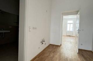 Wohnung kaufen in Gumpendorfer Straße, 1150 Wien, Stilvolle 1,5-Zimmer-Altbauwohnung mit Balkon – Erstbezug nach Sanierung in absoluter Ruhelage