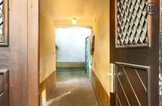 Haus kaufen in 1040 Wien, Historisches Biedermeierhaus mit einzigartigem Charakter
