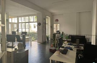 Haus kaufen in 1070 Wien, Charmantes STADTHAUS mit begrüntem Innenhof / Bestlage