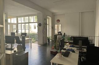 Haus kaufen in 1070 Wien, Charmantes STADTHAUS mit begrüntem Innenhof / Bestlage