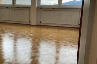 Wohnung kaufen in Heiliggeiststraße, 6020 Innsbruck, Renovierte 2-Zimmerwohnung mit separater, heller neuer Küche und neuem Bad