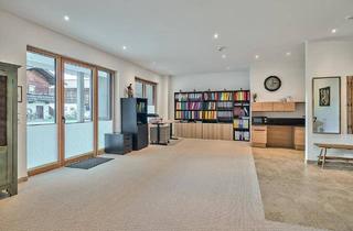 Gewerbeimmobilie kaufen in 6372 Oberndorf in Tirol, Helle Gewerbeeinheit mit Kaiserblick