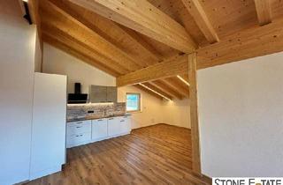 Wohnung mieten in 6414 Untermieming, Obermieming - 2-Zimmer-Wohntraum im Dachgeschoss mit Sichtdachstuhl