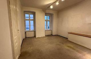 Wohnung kaufen in Lazarettgasse 29, 1090 Wien, Sanierungsbedürftiger Altbau-Eigentum im 9., Bezirk