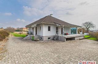 Haus kaufen in 2263 Dürnkrut, Gepflegter Bungalow mit großem Garten und Pool