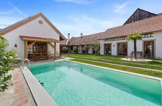 Haus kaufen in 3704 Glaubendorf, Renovierter, historischer Vierkanthof in Heldenberg im westlichen Weinviertel!