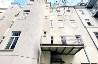 Wohnung kaufen in Schuselkagasse, 1150 Wien, Entzückende Altbauwohnung mit Sanierungsbedarf! Balkon optional möglich! Grüner Innenhof + Ruhelage + Schönes Altbauhaus! Jetzt selbst gestalten und einziehen!