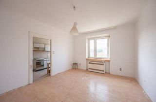 Wohnung kaufen in Braunhubergasse, 1110 Wien, ++NEU++ Ruhige 2-Zimmer Altbau-Wohnung mit getrennter Küche, viel Umbau-Potenzial!