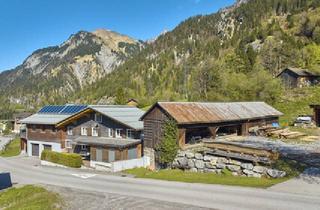 Haus kaufen in 6752 Wald am Arlberg, Großes Wohnhaus mit zwei Wohnungen zu verkaufen