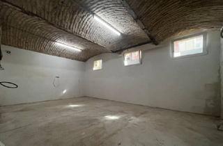 Immobilie kaufen in Kuefsteingasse, 1140 Wien, Lager, Depot, Archiv: Gewölbekeller mit Strom Nähe Hütteldorfer Straße und Meiselmarkt