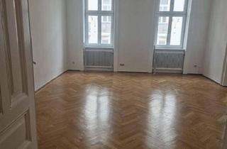 Wohnung kaufen in Neubaugasse, 1070 Wien, Altbauwohnung mit Innenhof-Balkon - U3 Nähe