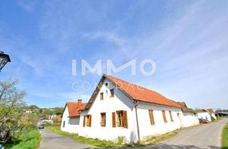Haus kaufen in 8350 Fehring, Sanierungsbedürftiger, traditioneller Vierkanthof - Idyllischer Innenhof – Erleben Sie im Innenhof Ihr open air Wohnzimmer