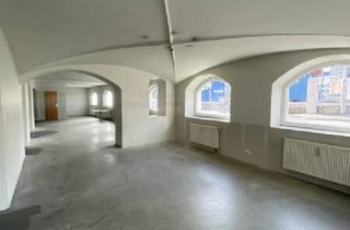 Gewerbeimmobilie kaufen in 6130 Schwaz, Paketverkauf: Gewerbe-Investment im Herzen von Schwaz