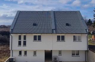 Doppelhaushälfte kaufen in 2261 Angern an der March, Ruhiges & attraktives Wohnen für Familien inkl. Garten, Terrasse, 2 Stellplätze - Ziegelmassivqualität
