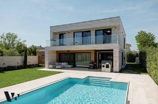 Villen zu kaufen in 2231 Strasshof an der Nordbahn, DER PURE LUXUS | DESIGNERVILLA MIT GARTEN & BEHEIZTEM POOL | VIDEO-PRÄSENTATION