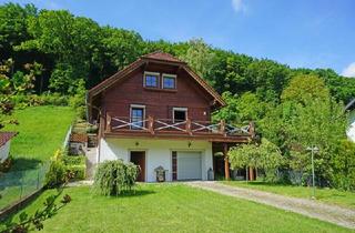 Haus kaufen in 3002 Purkersdorf, Wohlfühleffekt! Gemütliches Blockhaus in idyllischer Waldrandlage in Purkersdorf