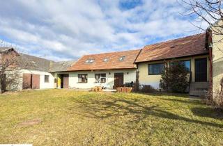Haus kaufen in 2284 Untersiebenbrunn, DREIKANTHOF IN ZENTRALER GRÜNLAGE - 1.300 m² Grundfläche - 180 m² Scheunen