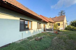 Haus kaufen in 2284 Untersiebenbrunn, DREIKANTHOF IN ZENTRALER GRÜNLAGE - 1.300 m² Grundfläche - 180 m² Scheunen